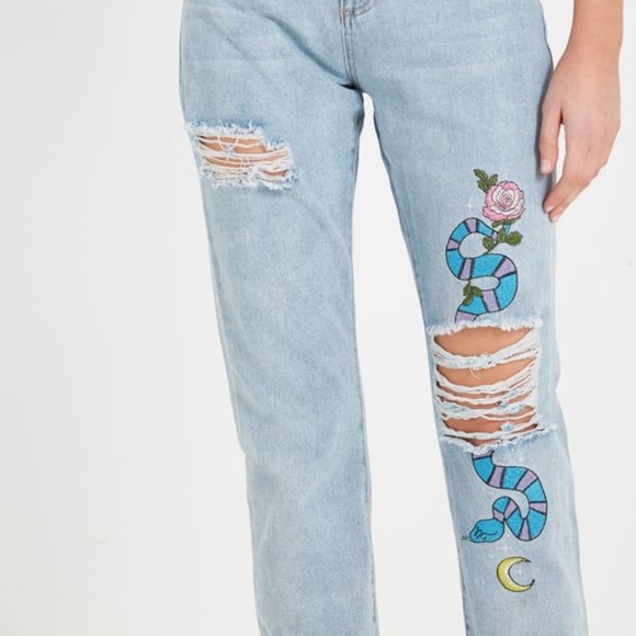 Cotton On Denim - Cotton On High 90s Mom Jean with Design NWT